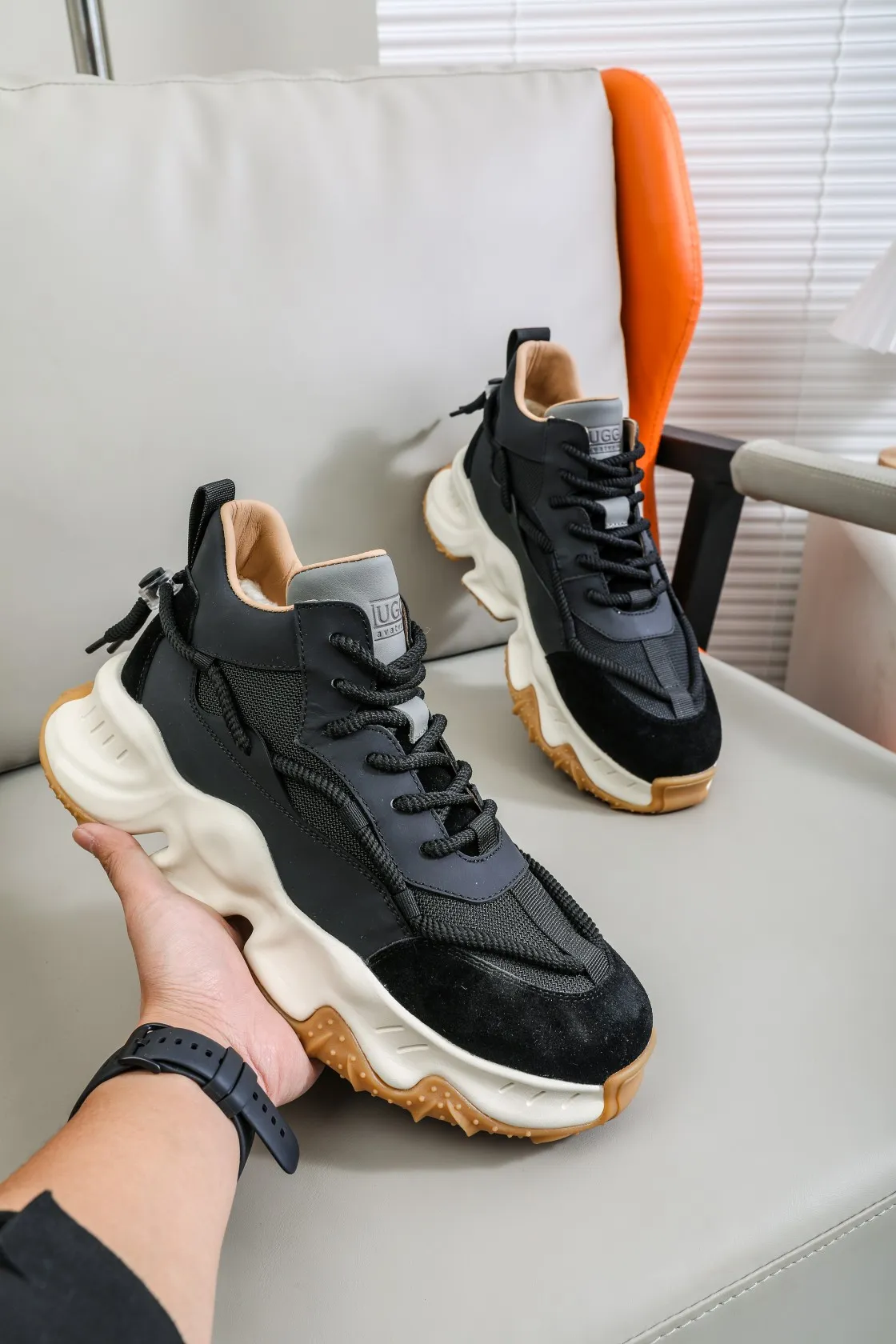 Men's shoes 💰620 IUGGI Heavy-duty thick-soled dad shoes EVA foam outsole Rarely seen on the market Retro version Very good-looking on the feet Mainly because it is so classy All-sheep fur lining Thick sole plate Super soft rebound Model 6081 Men's model 39-44 [issued]